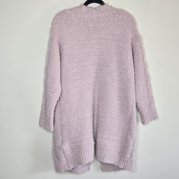 EVEREVE Blush Pink Oversized Fuzzy Eyelash Cable Knit Chunky Cardigan - Picture 2 of 7
